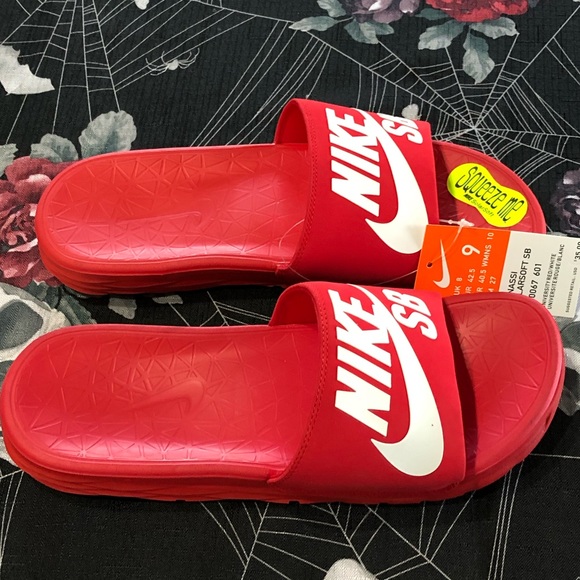 DS NWT NIKE SB RED/WHITE BENASSI SOLARSOFT SLIDES 9 RARE - Picture 4 of 8